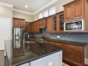 10933 Upland Park, Houston TX 77043