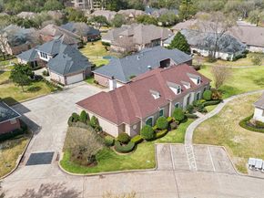 24 Villa Bend Drive, Houston TX 77069