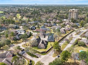 24 Villa Bend Drive, Houston TX 77069