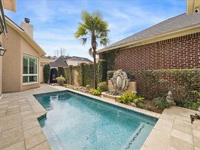 24 Villa Bend Drive, Houston TX 77069