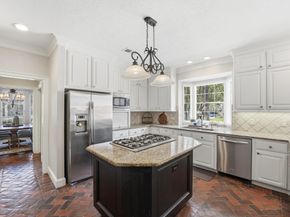 1802 Lofty Maple Trail, Kingwood TX 77345