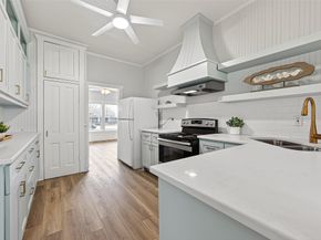 302 Epps Street, Tomball TX 77375