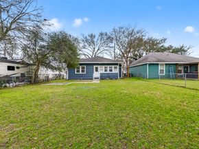302 Epps Street, Tomball TX 77375