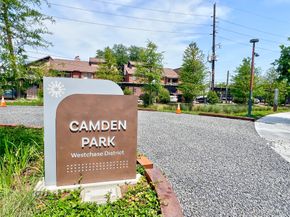 3130 SW Walnut Bend Lane SW 409, Houston TX 77042