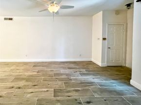 3130 SW Walnut Bend Lane SW 409, Houston TX 77042