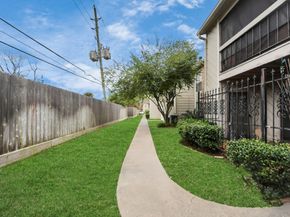 17331 Red Oak Drive 55, Houston TX 77090