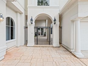 70 Blooming Grove Lane, Houston TX 77077