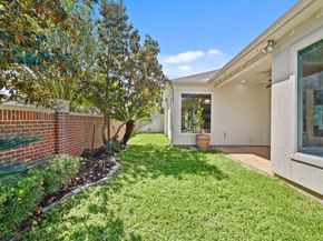 70 Blooming Grove Lane, Houston TX 77077