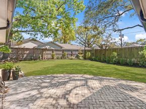 7525 Middlewood Street, Houston TX 77063