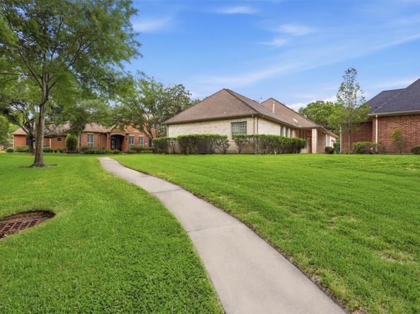 59 Champion Villa Drive, Houston TX 77069