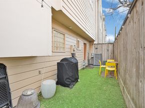 939 Colorado Street 8, Houston TX 77007