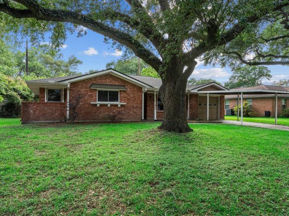 703 Barbara Street, Tomball TX 77375