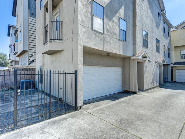 4323 Marina Street A, Houston TX 77007