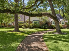 41 WILLOWEND Drive, Houston TX 77024