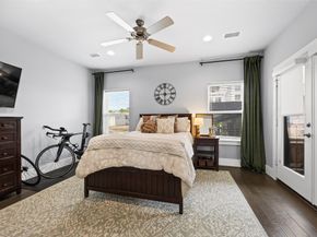 1565 W 22nd Street, Houston TX 77008