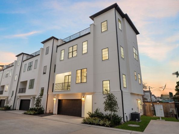 8708 Ojeman Villas Drive, Houston TX 77055