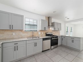 433 Calloway Street, Houston TX 77029