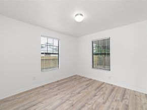 433 Calloway Street, Houston TX 77029
