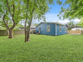 433 Calloway Street, Houston TX 77029