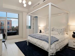 1 Waterway Court 5B, The Woodlands TX 77380