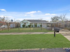 642 Arvana Street, Houston TX 77034