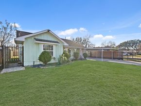 642 Arvana Street, Houston TX 77034