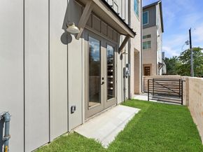 2916 Michaux Street, Houston TX 77009