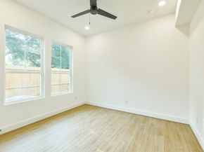 164 Wallace Street, Houston TX 77022