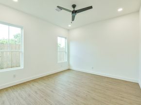 164 Wallace Street, Houston TX 77022