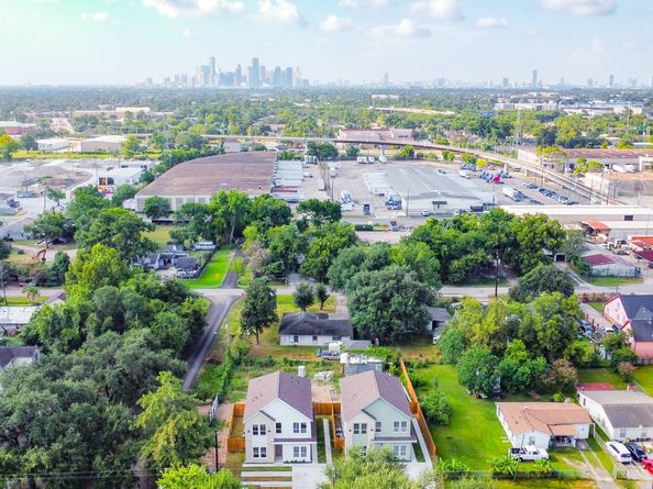 164 Wallace Street, Houston TX 77022
