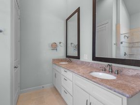 5617 Kiam Street A, Houston TX 77007