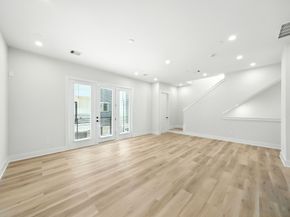 1985 Bauer Dr, Houston TX 77080