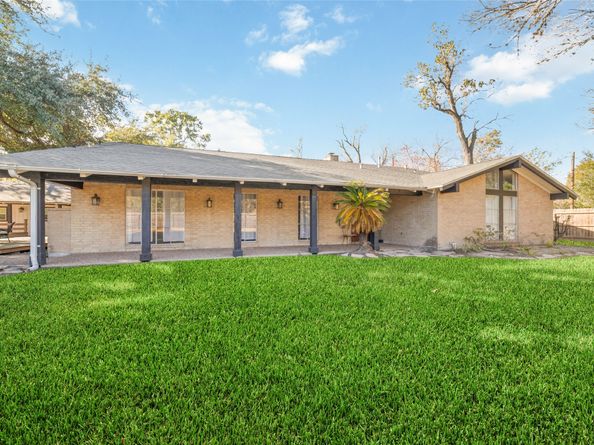 8808 Wateka Drive, Houston TX 77074