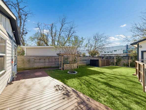 1502 Des Jardines Street, Houston TX 77023