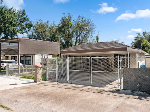 56 Wellford Street, Houston TX 77022