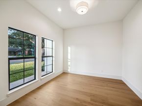 6227 Grovewood Lane, Houston TX 77008