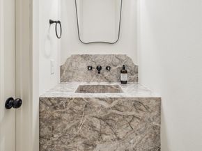 6227 Grovewood Lane, Houston TX 77008