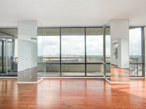 15 Greenway Plaza 10G, Houston TX 77046