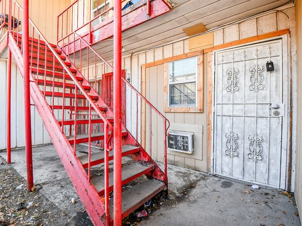 8282 Park Place Boulevard D1, Houston TX 77017