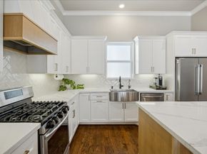 867 Wakefield Drive D, Houston TX 77018