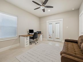 867 Wakefield Drive D, Houston TX 77018