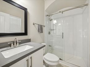 867 Wakefield Drive D, Houston TX 77018