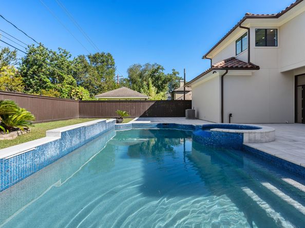 4134 Bellefontaine Street, Houston TX 77025