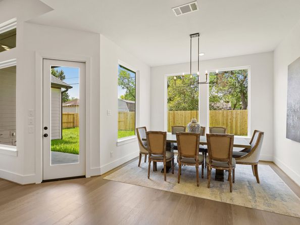 1850 Viking Drive, Houston TX 77018