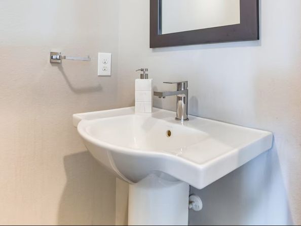 3108 Baer Street, Houston TX 77020