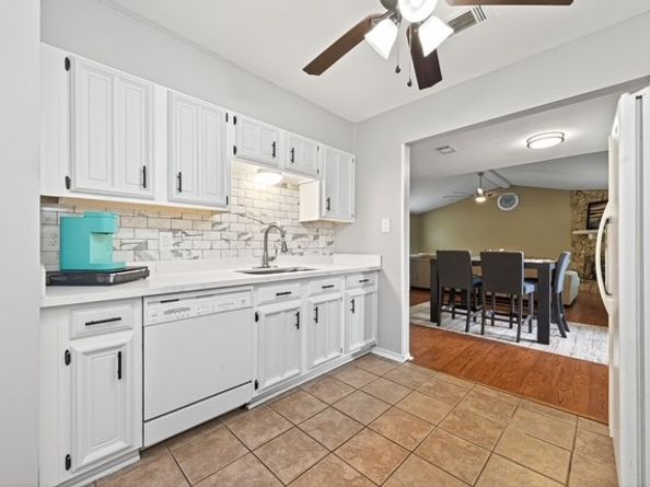 3319 Sycamore Springs Drive, Houston TX 77339