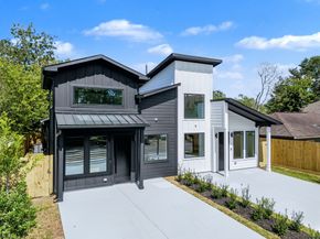 5029 Van Fleet Street A/B, Houston TX 77033