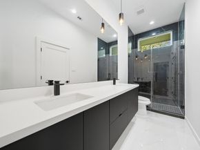 5029 Van Fleet Street A/B, Houston TX 77033