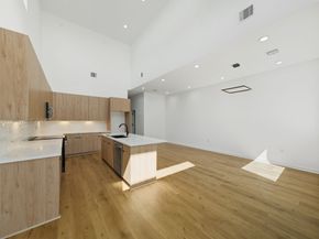 5029 Van Fleet Street A/B, Houston TX 77033