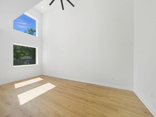 5029 Van Fleet Street A/B, Houston TX 77033